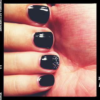 Nagellack schwarz